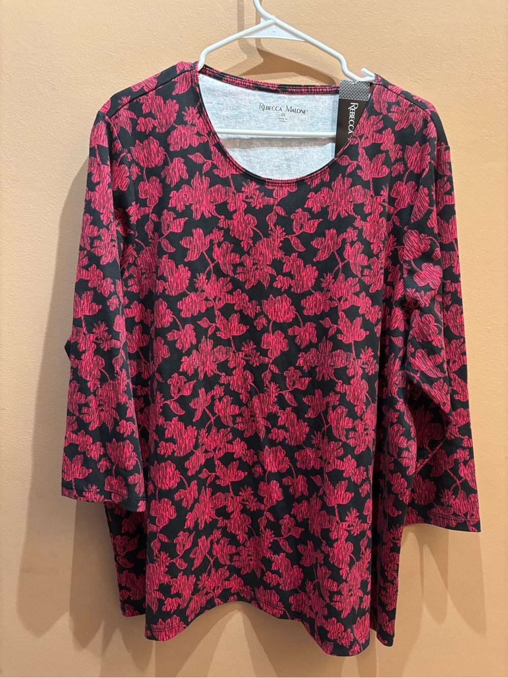 Rebecca Malone floral print 3/4 Sleeve top red and black 100% Cotton Size 2X NWT